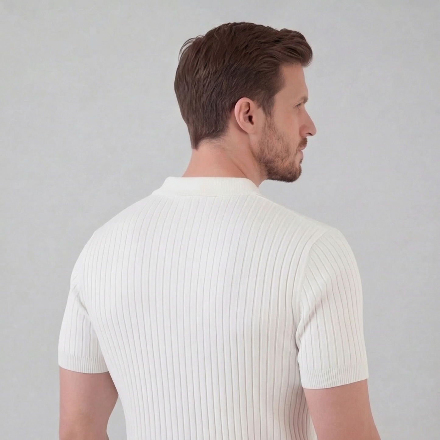 Polo para hombre de punto acanalado con cuello en v y manga corta — casual